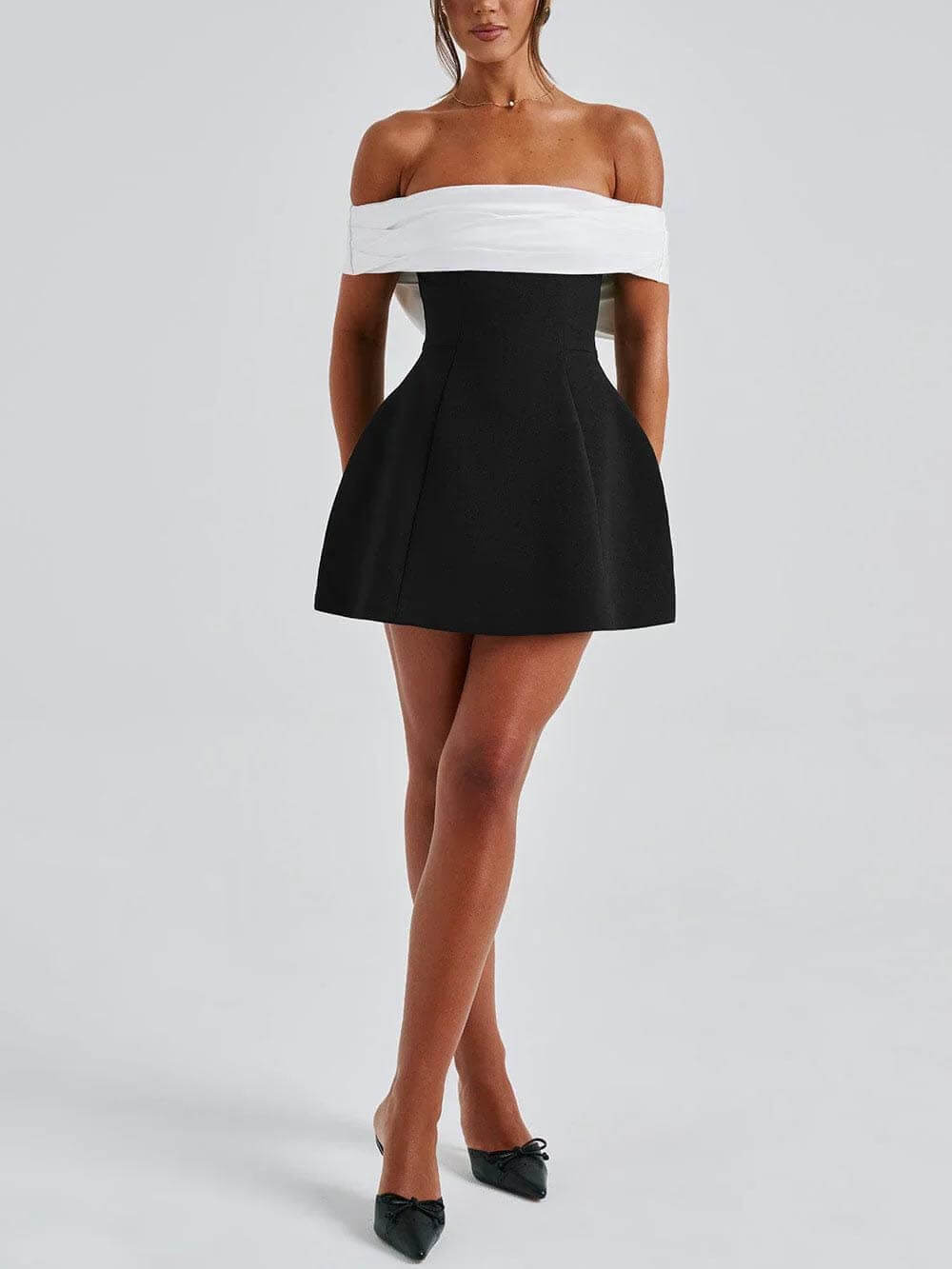 Elegant And Sexy One-Shoulder Contrast Bow-Decorated Dress - Image 4