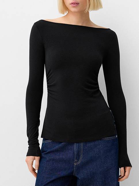 Boat neck pleated slit T-shirt - Image 4